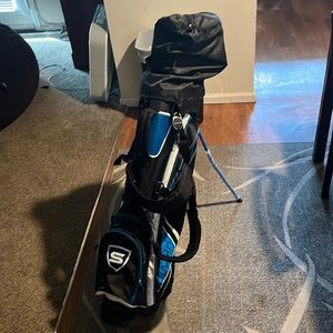 Golf bag and partial clubs